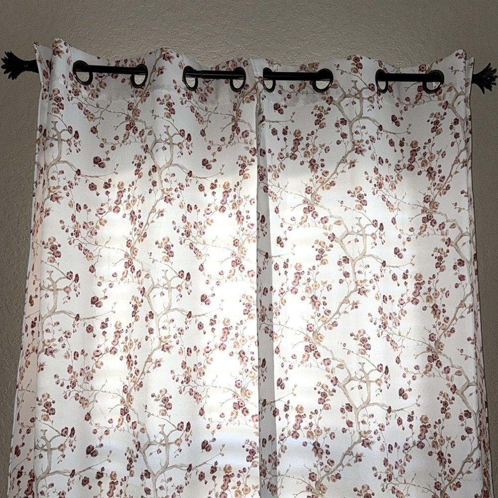 Regal Home Arlo Floral Grommet Room Darkening Curtains Set of 2 EUC
